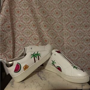 Here/Now Women's White Leather Slip-on Sneakers Embroidered. Size: 39